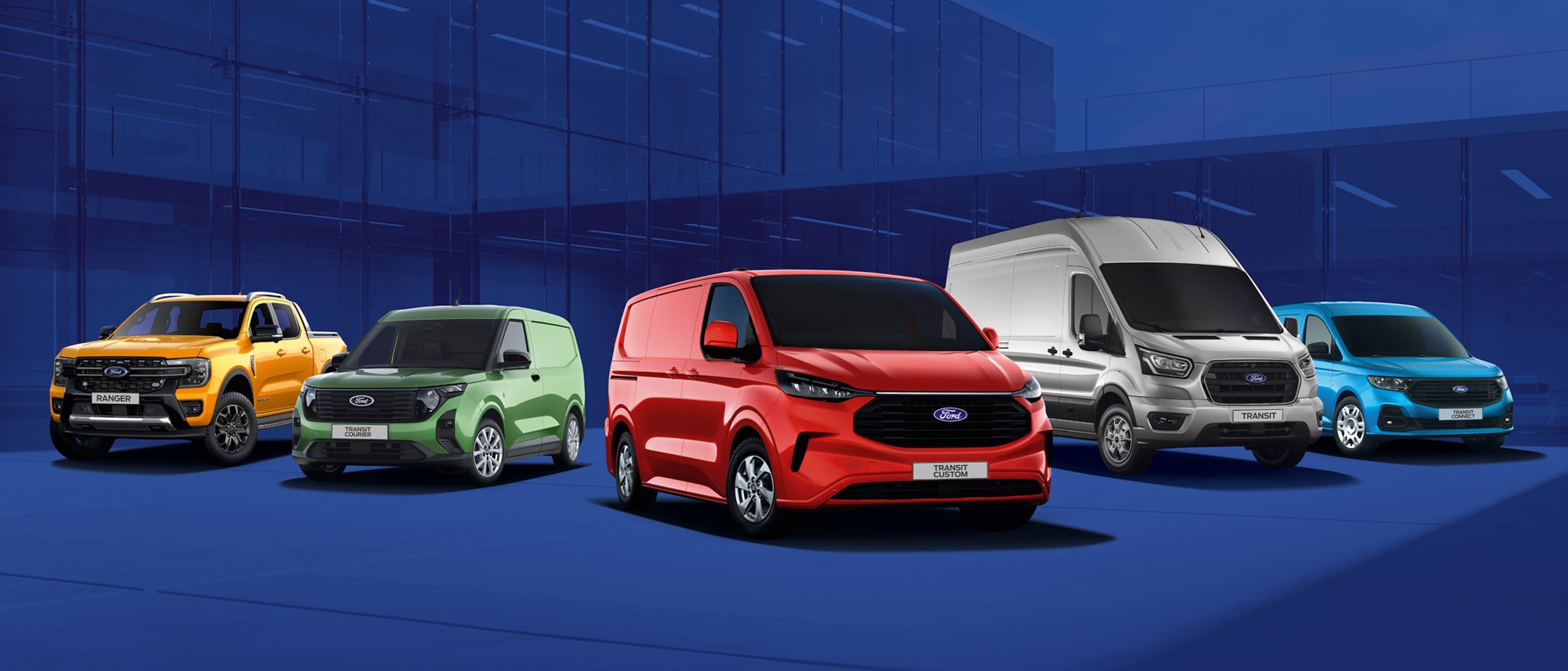 Ford Ranger, Transit Connect, Transit Custom, Transit und Transit Courier vor einem blauen Hintergrund.